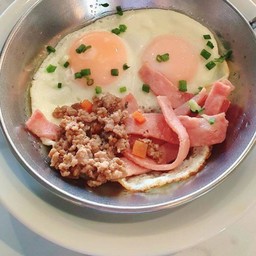ไข่กระทะ  Pan Fried Eggs