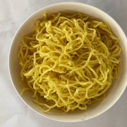 บะหมี่เหลืองลวก