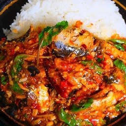 กะเพราปลากระป๋อง