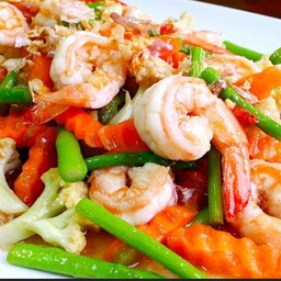 ผัดผักรวมกุ้ง