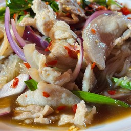 ยำเส้นเล็กหมูสามชั้น