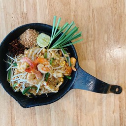 ผัดไทกุ้งสด