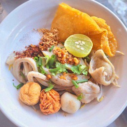 [ใหม่!]ก๋วยเตี๋ยวลูกชิ้นแคระต้มยำ