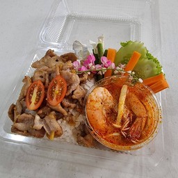 คู่หูต้มยำกุ้ง+ข้าวไก่ทอดกระเทียม