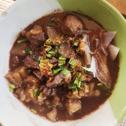 ก๋วยเตี๋ยวเนื้อเปื่อยน้ำตก(สูตรโบราณ)