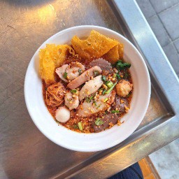 [ใหม่!]ก๋วยเตี๋ยวลูกชิ้นแคระเย็นตาโฟต้มยำ