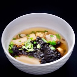 ต้มจืดสาหร่ายเต้าหู้หมูสับ