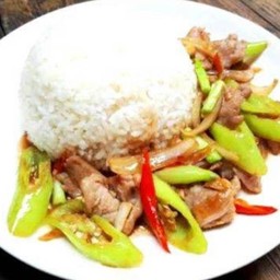 ข้าวผัดพริกหยวกไก่