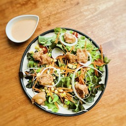 สลัดไก่กรอบ