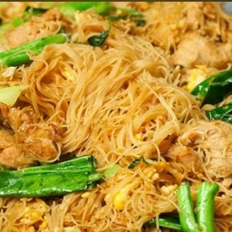 เส้นหมี่ผัดซีอิ้ว