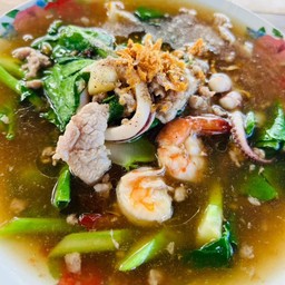 ราดหน้าทะเลรวม
