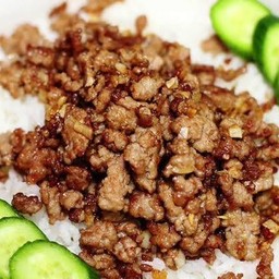 ข้าวหมูสับหวาน แถมไข่ดาวทุกจาน