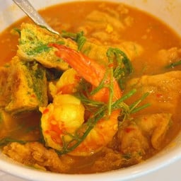 แกงส้มกุ้งชะอมไข่(กุ้งcpไซด์จัมโบ้)