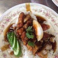 ข้าวหมูแดง-หมูกรอบ