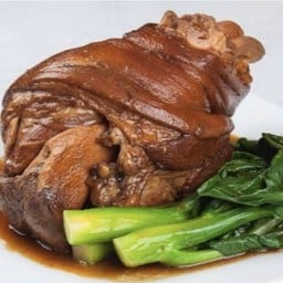 ขาหมู (ยกขา ) แถม คากิ 1 ขา มูลค่า  155 บาท