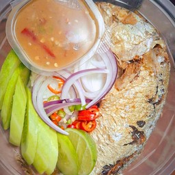 ข้าวคลุกปลาทูน้ำพริกกะปิ