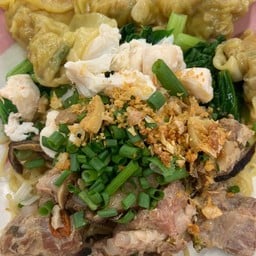 เกี๊ยวปู หมูตุ๋นแห้ง