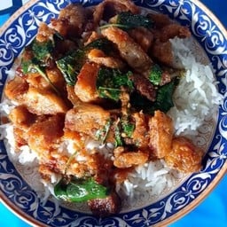 เครื่องแกงหมูกรอบ