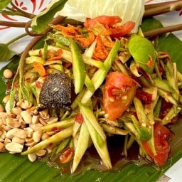 สายตำ ส้มตำเบนซ์ รสเด็ด