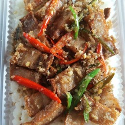 หมูกรอบคั่วพริกเกลือ