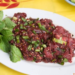 ร้าน ส้มตำ ลาบก้อยหน้าตลาดสินสมบูรณ์