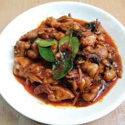 ผัดพริกเผาเครื่องในไก่ราดข้าว