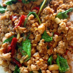 กะเพราหมูสับ