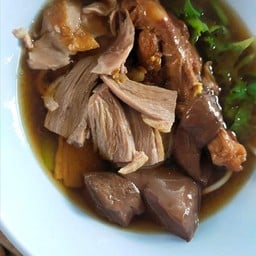 เส้นบะหมี่เแบนเป็ดตุ๋น+เป็ดพะโล้