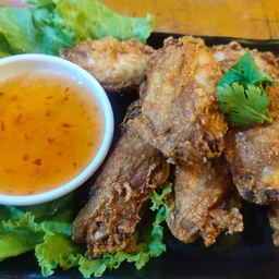 ปีกกลางไก่ทอดเกลือ