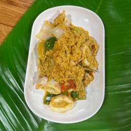 หมึกผัดผงกะหรี่