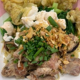 บะหมี่ ปู หมููตุ๋น