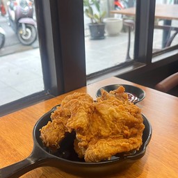 น่องสะโพกไก่ทอดกรอบ