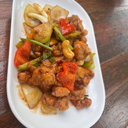 ไก่ผัดเม็ดมะม่วง