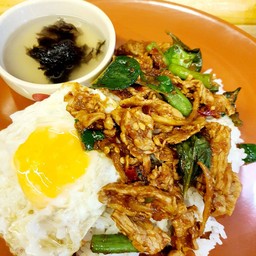 ข้าว+ผัดเผ็ดเนื้อชิ้น+ซุป (นุ่ม ไม่เหนียว)