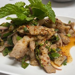 น้ำตกหมู