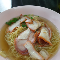 บะหมี่เกี๊ยวกุ้งหมูแดง