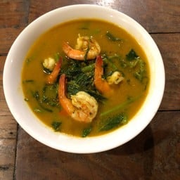 แกงส้มพริกสดผักบุ้ง กุ้ง