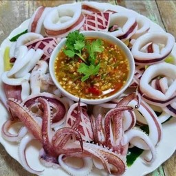 ปลาหมึกลวกจิ้ม