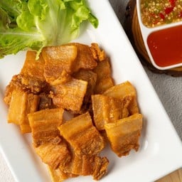 หมูสามชั้นทอดน้ำปลา