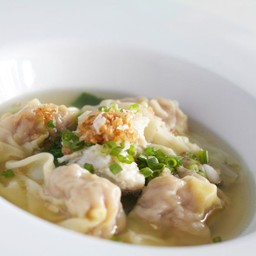 เกี๊ยวน้ำ ( ใส้หมูเด้ง )