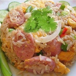 ข้าวผัดแหนม