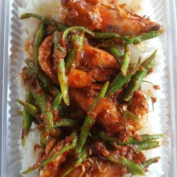 พริกแกงกุ้ง ราดข้าว