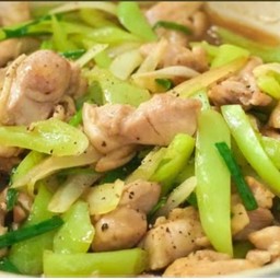 ข้าวไก่ผัดพริกหยวก