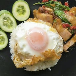 ข้าวผัดกะเพรา