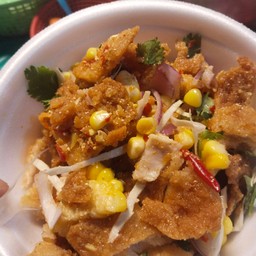 ยำไก่แซ่บ