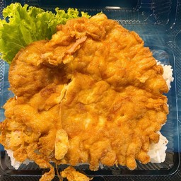 ข้าวไข่เจียว แหนม