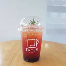 ชาดำสตอเบอร์รี่โซดา