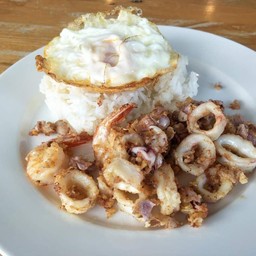 ข้าวทะเลกระเทียม