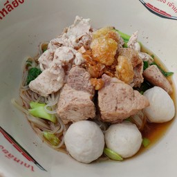 ก๋วยเตี๋ยวหมูน้ำตก