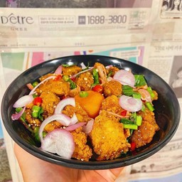 ข้าวยำไก่เเซ่บ ไข่ดองซีอิ๊ว